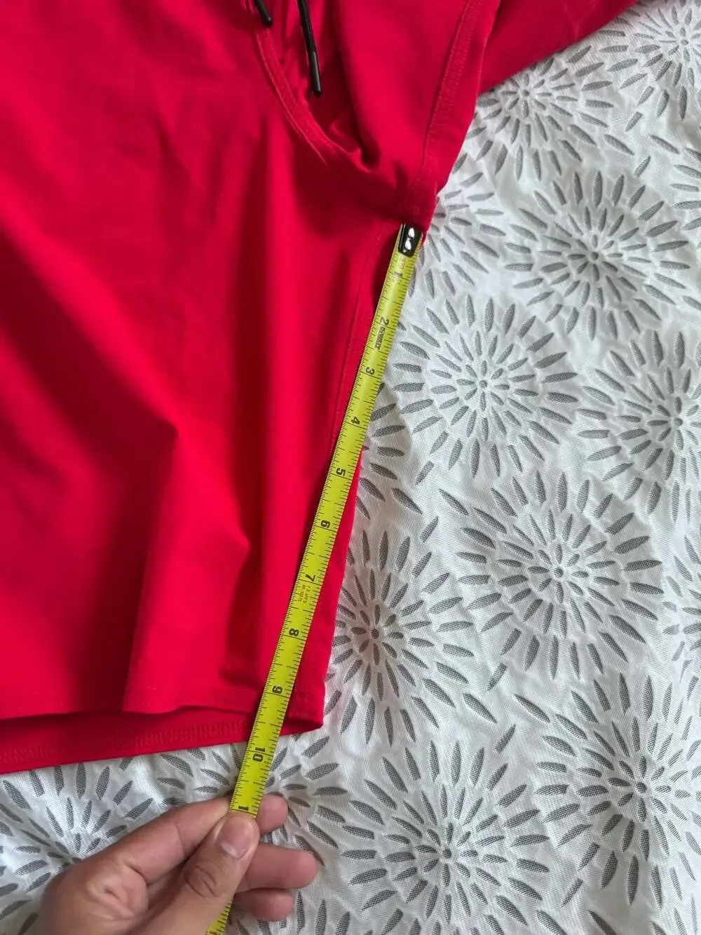 Oakley Men's Regular Fit Boardshorts in Red with Colorblock Detailing Men’s 40